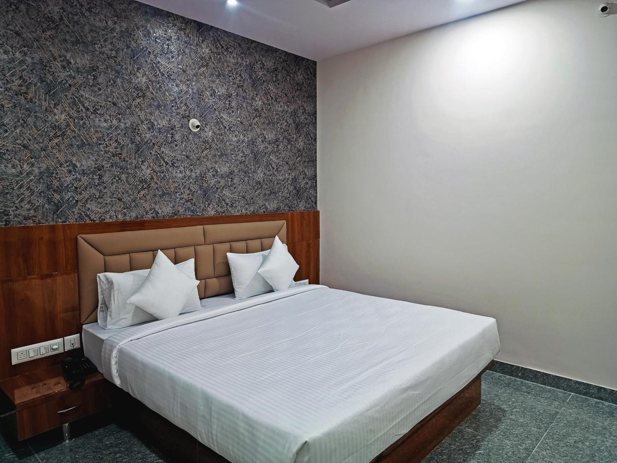 Hotel Achhu Palace بنغالور المظهر الخارجي الصورة