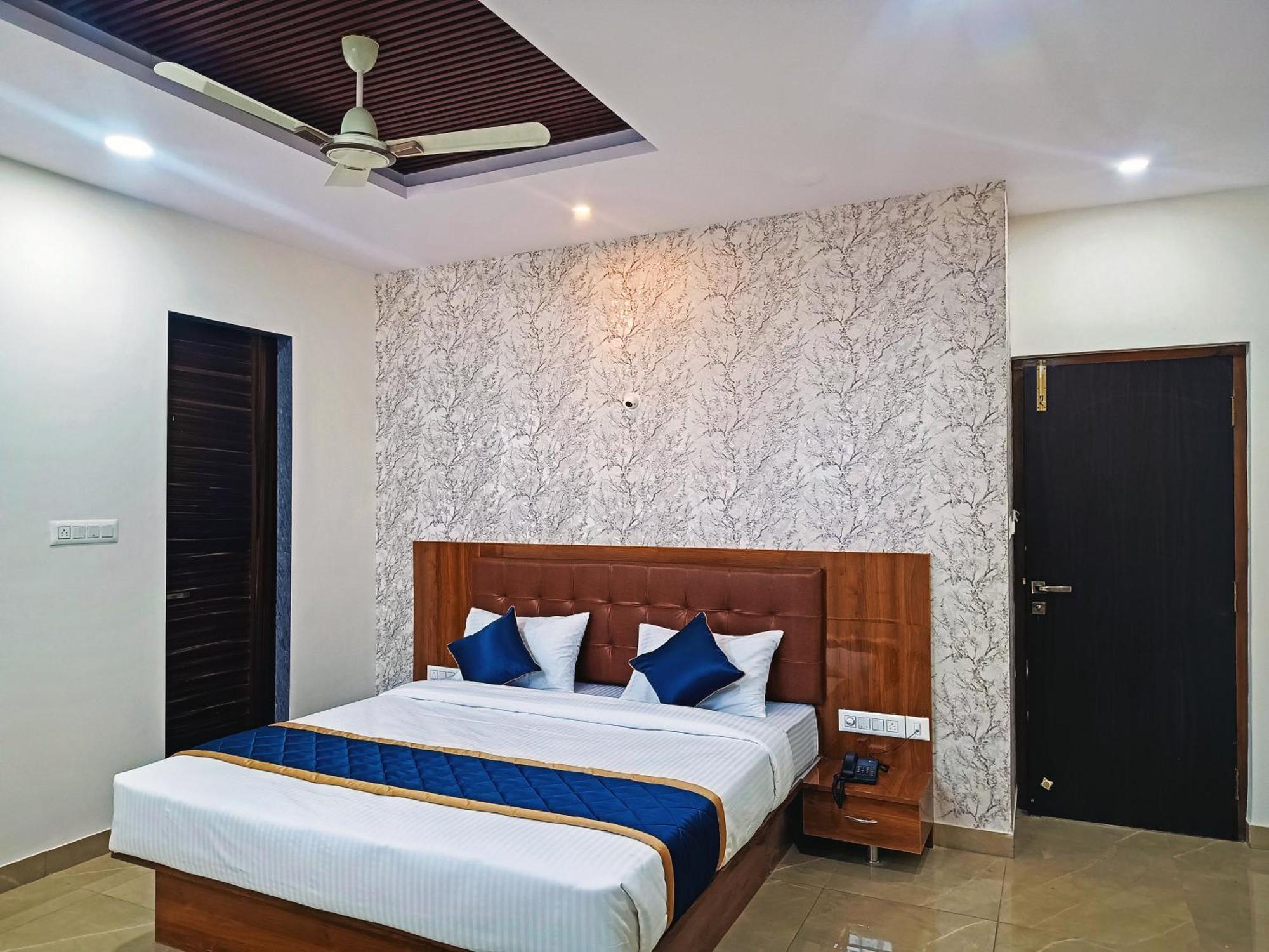 Hotel Achhu Palace بنغالور المظهر الخارجي الصورة