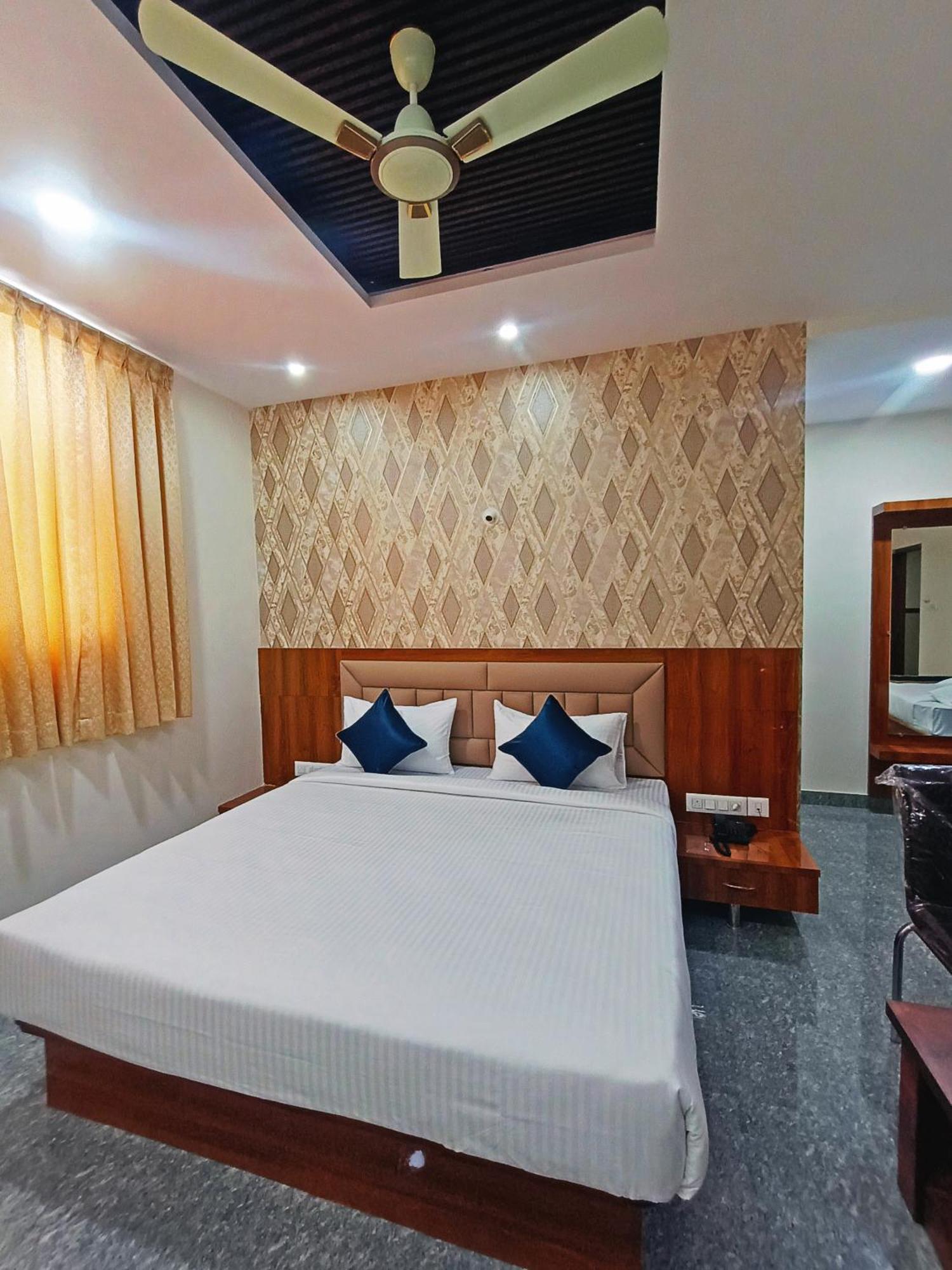 Hotel Achhu Palace بنغالور المظهر الخارجي الصورة