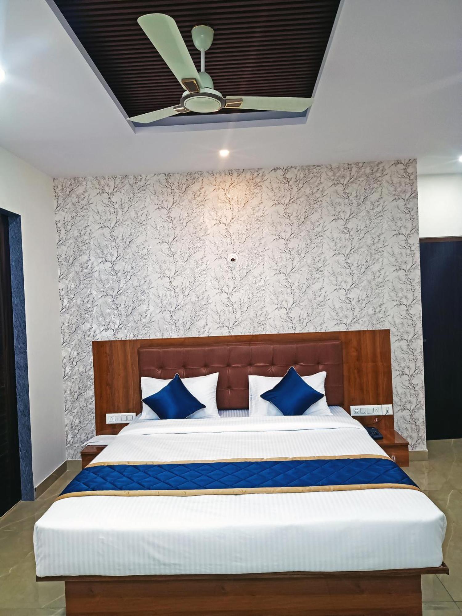 Hotel Achhu Palace بنغالور المظهر الخارجي الصورة